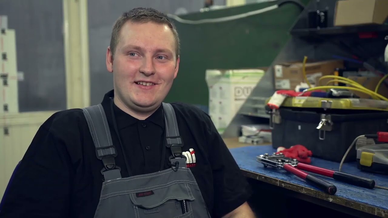 Technik elektryk