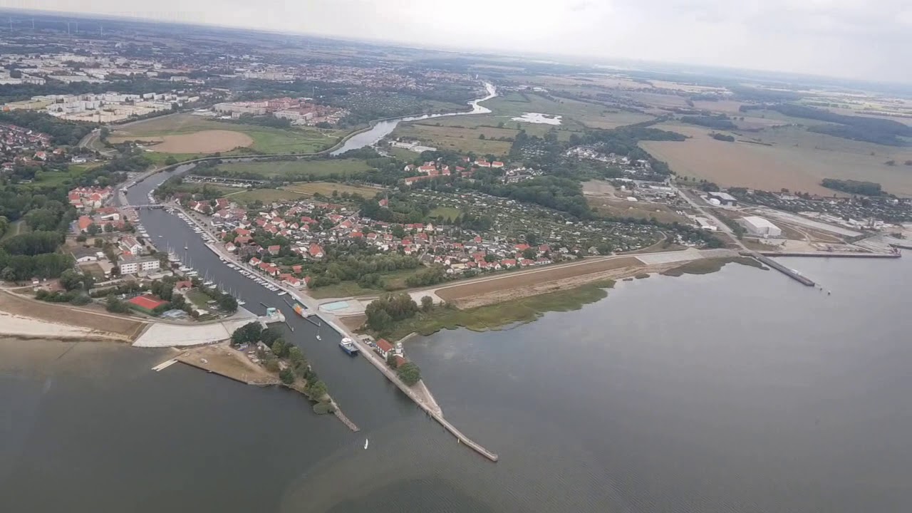 Rundflug über Kemnitz und Greifswald/ Heliflug mit Robinson R44