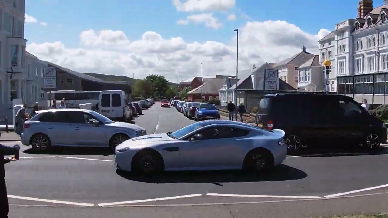 5  LlANDUDNO NORTH WALES  UK  WALK   ALONG  THE  SEAFRONT  PART  1 /  VINTAGE CLASSIC  SPORTS  CARS