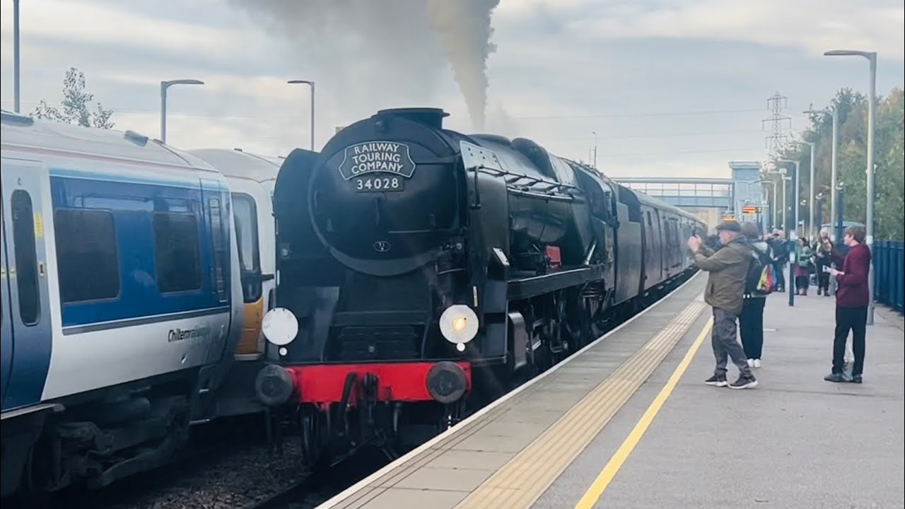 ‘34028 Eddystone’ | The Varsity Explorer | (Railway Touring Company) | 25/10/2025 @ Oxford Parkway.
