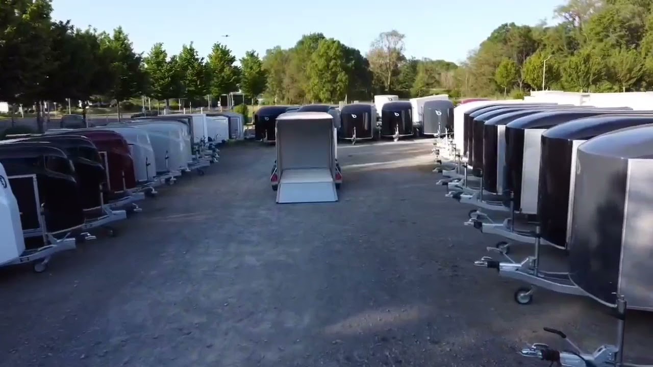 Debon Trailer aerodynamische Koffer Anhänger direkt verfügbar Lieferung möglich.....