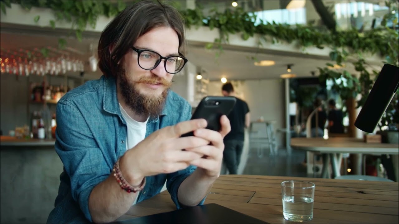 Beautiful Airports and their moves