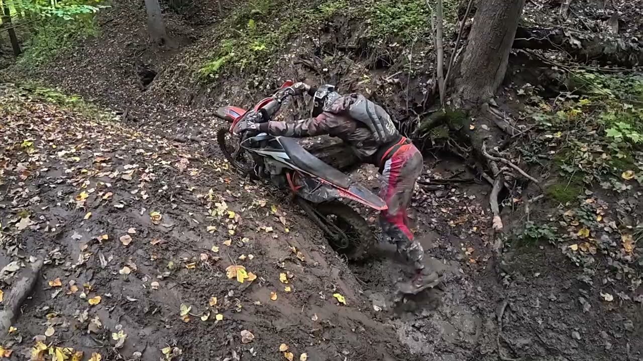 VÝJEZD FIGHTSNBIKES & ENDURO365CZ , po deštích to lépe chutná 😂 