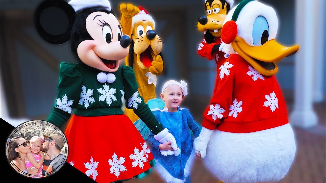 Персонажи Диснейленда дарят ЛУЧШИЙ рождественский подарок! | Видеоблог Disneyland №74