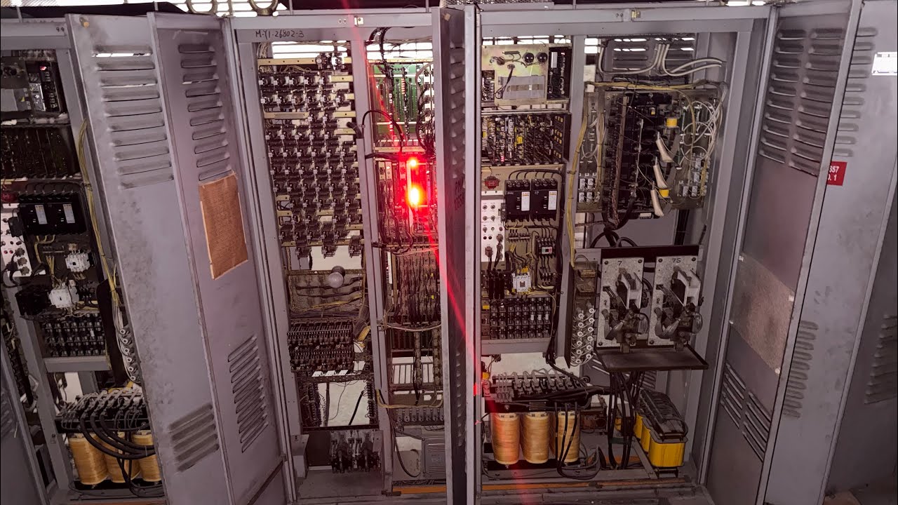 1980s Mitsubishi Motor Room - DC Gearless Elevators with TLCM Controllers (GL-TLCM)