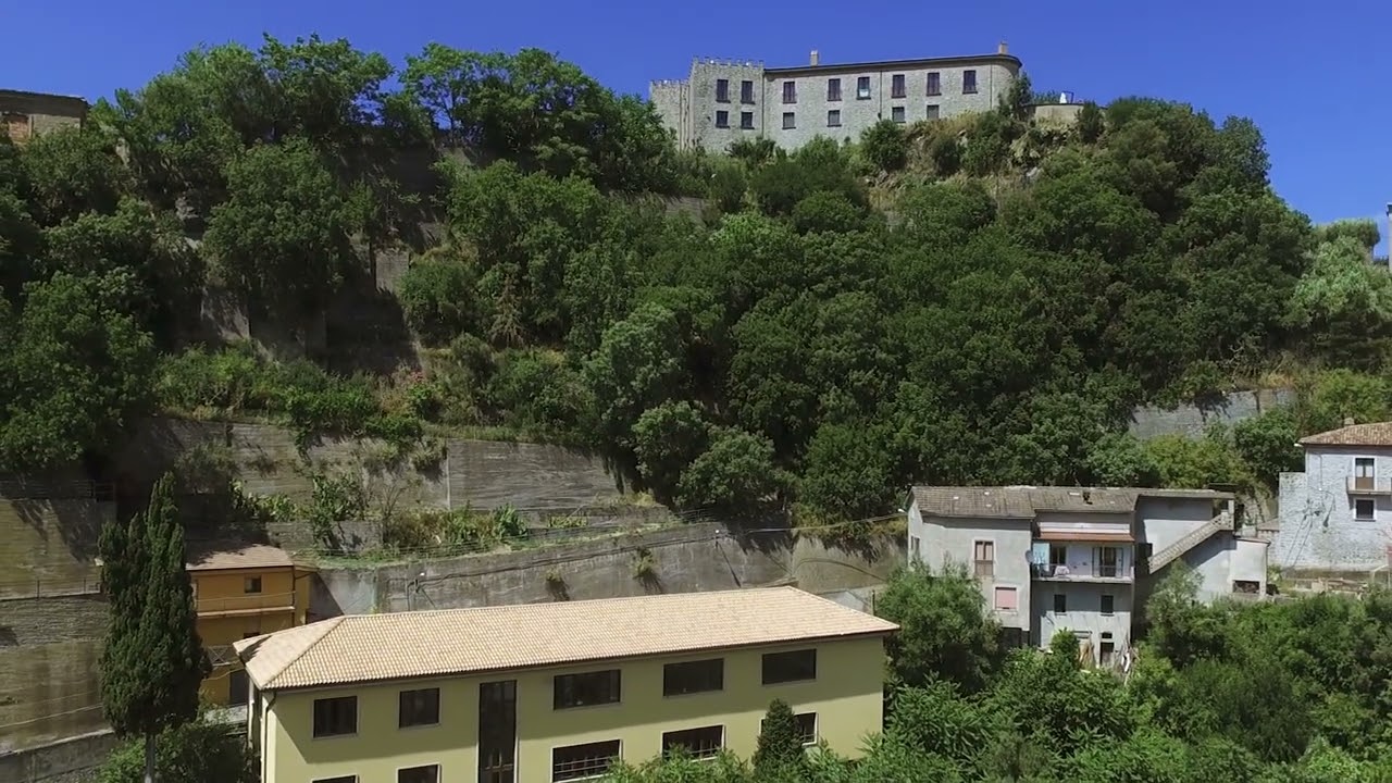 Viggianello, il paese delle ginestre