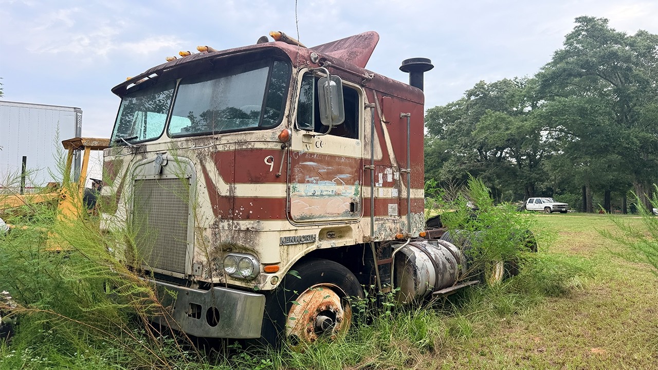 Неужели это РЕДКИЙ KW Cabover? Возможно, он отправится на металлолом! Заведется ли он?