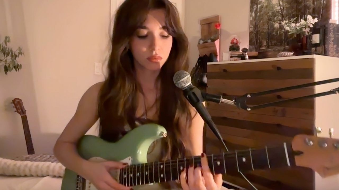 valerie by amy winehouse (cover)