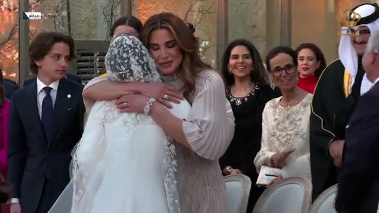 Rania de Jordania deslumbra en la boda de su hija Iman
