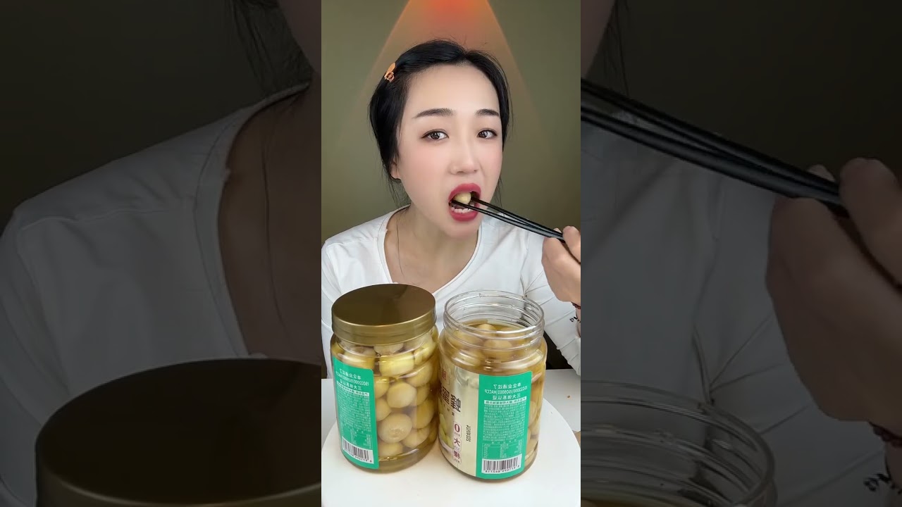 ASMR  The Pickled Garlic 먹방 마늘장아찌  O alho em conserva กระเทียมดอง  Tỏi El ajo en escabeche 