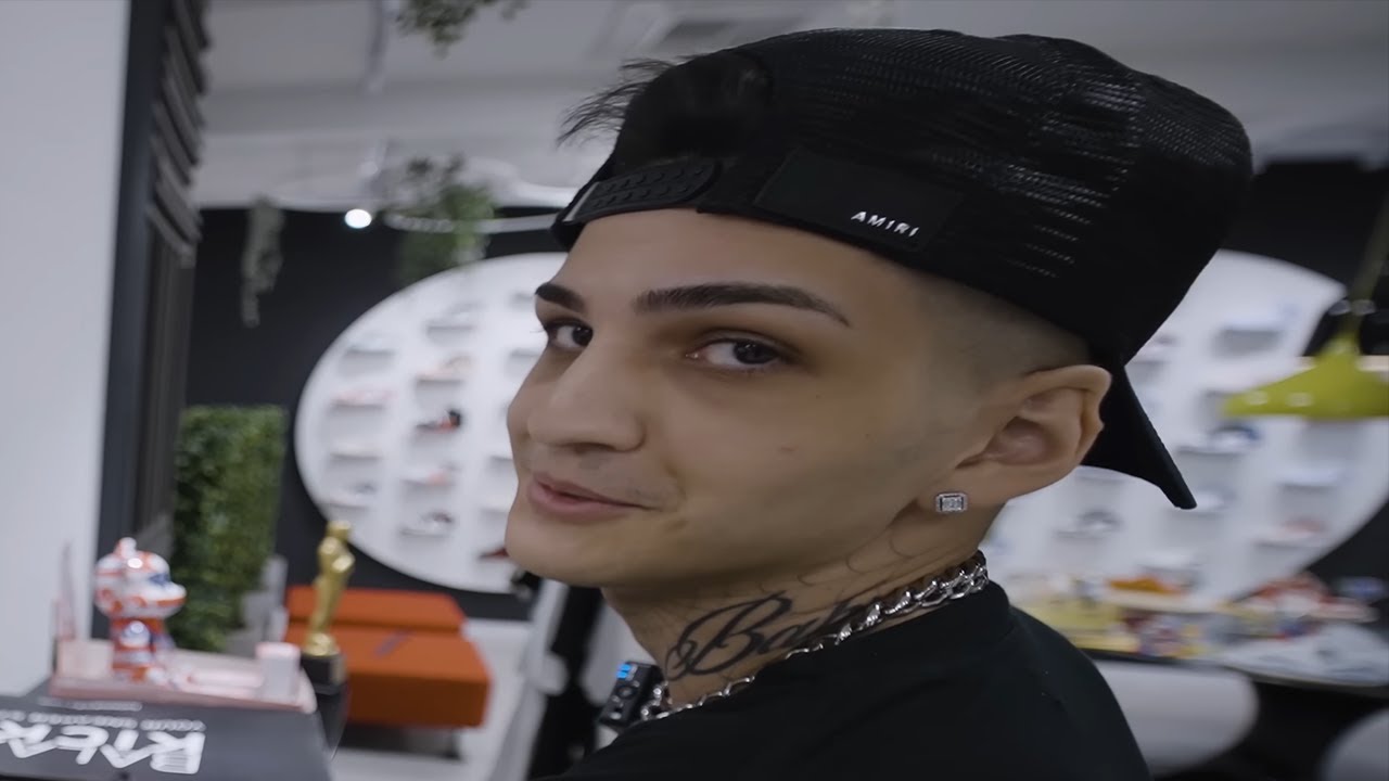Abi Talent la sneaker shopping e prea funny