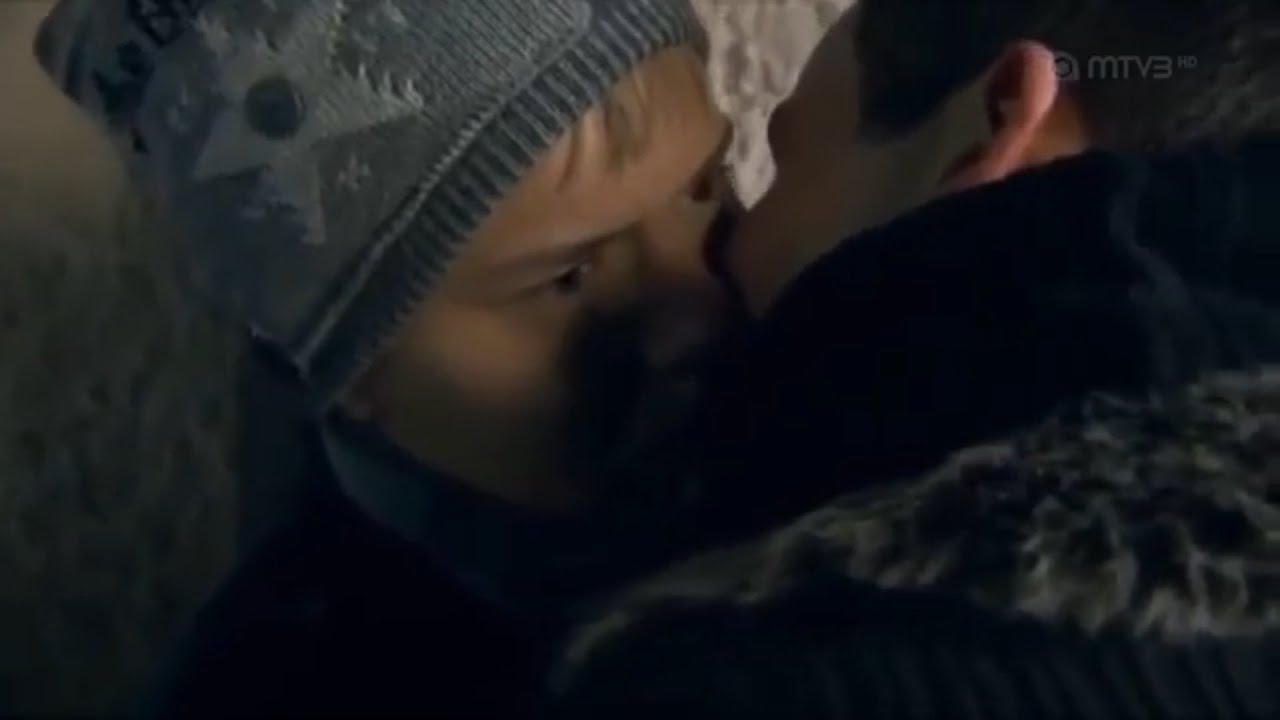 Salkkarit - Larin ja Eliaksen ensisuudelma (2012)