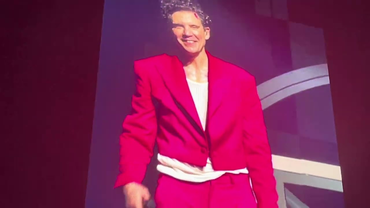 Concert de Mika à l’Accor Arena (16 Février 2025)- Happy Ending 