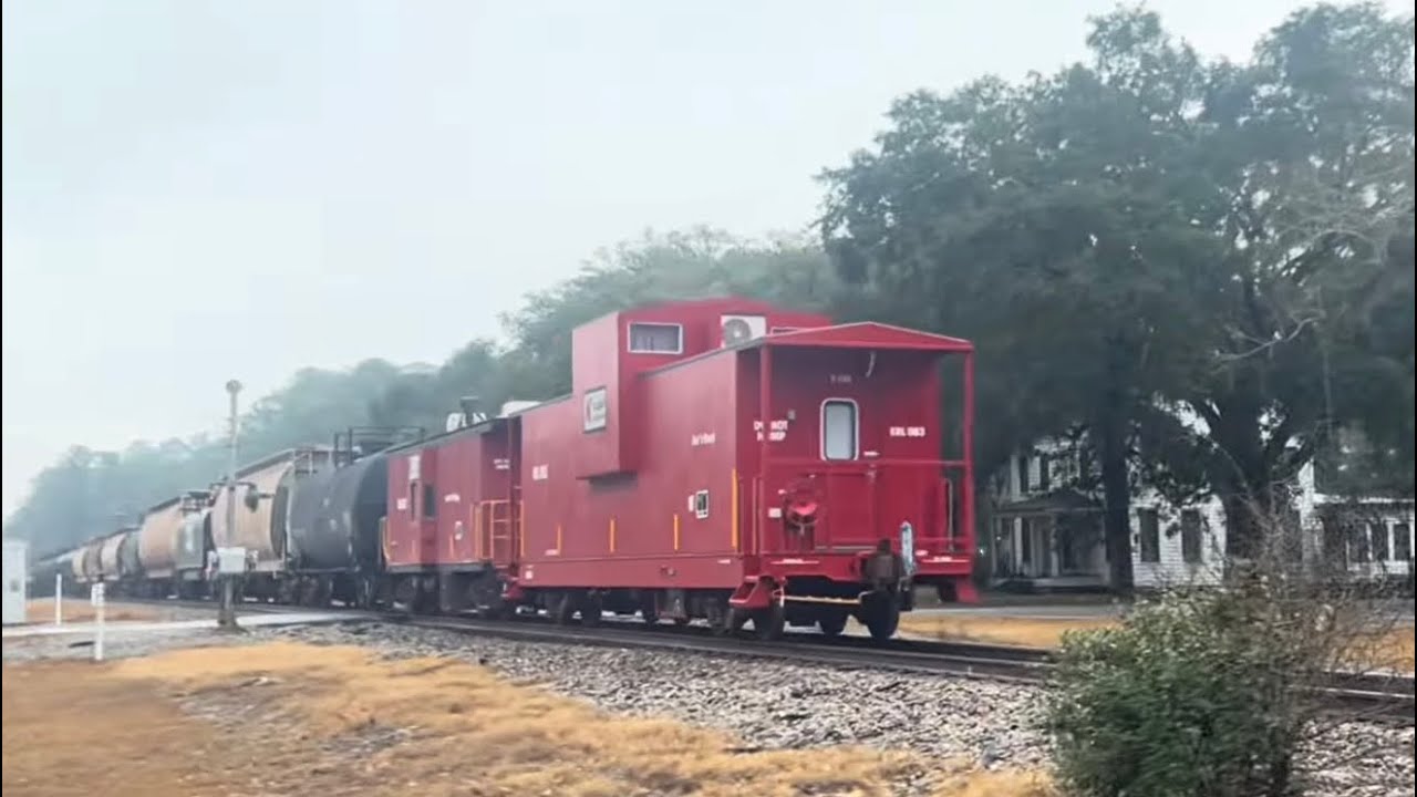 Cabooses!?? CSX M690 with 2 red cabooses and a friendly crew!!