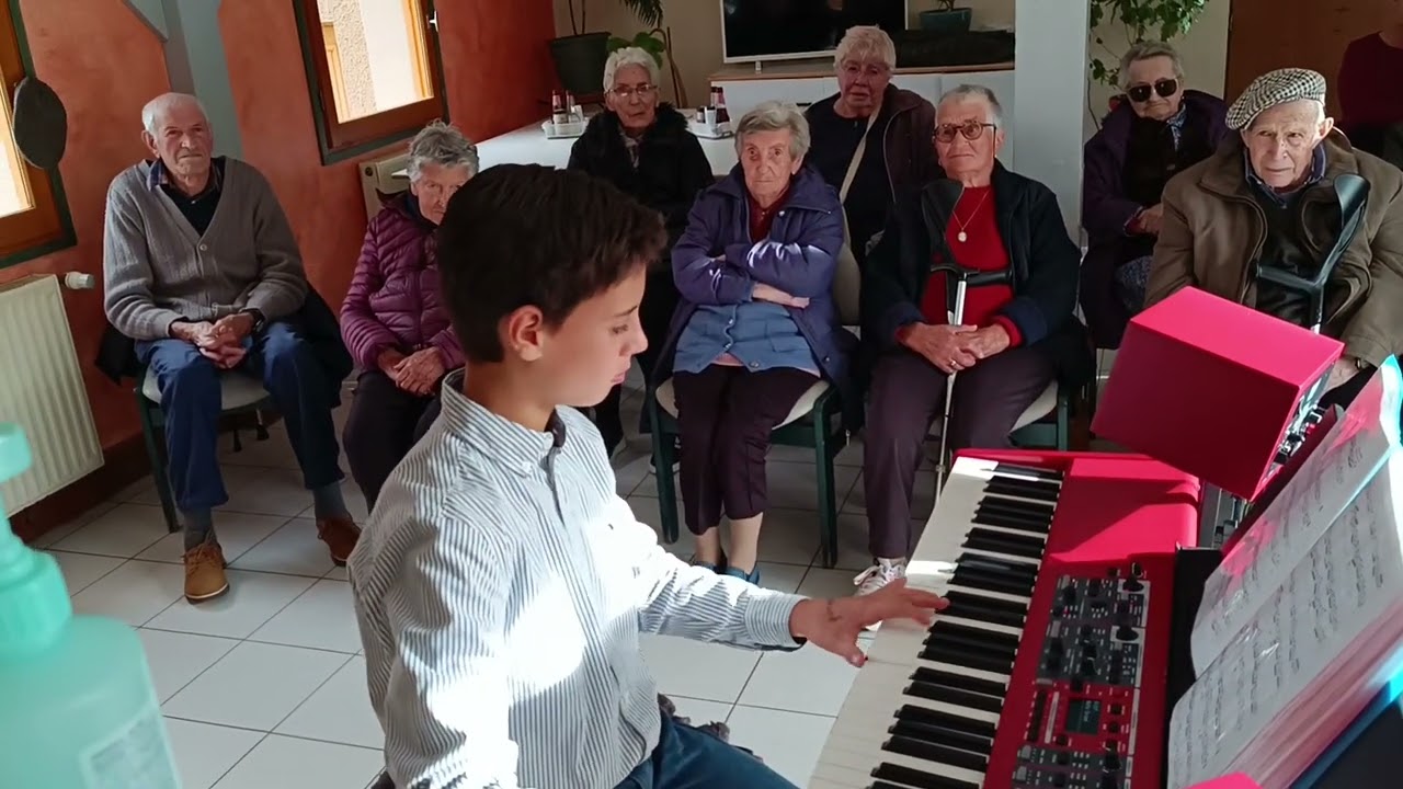 Mariage d'amour, Wedding of love, Richard Clayderman, au piano, à la maison de retraite Mariapolis