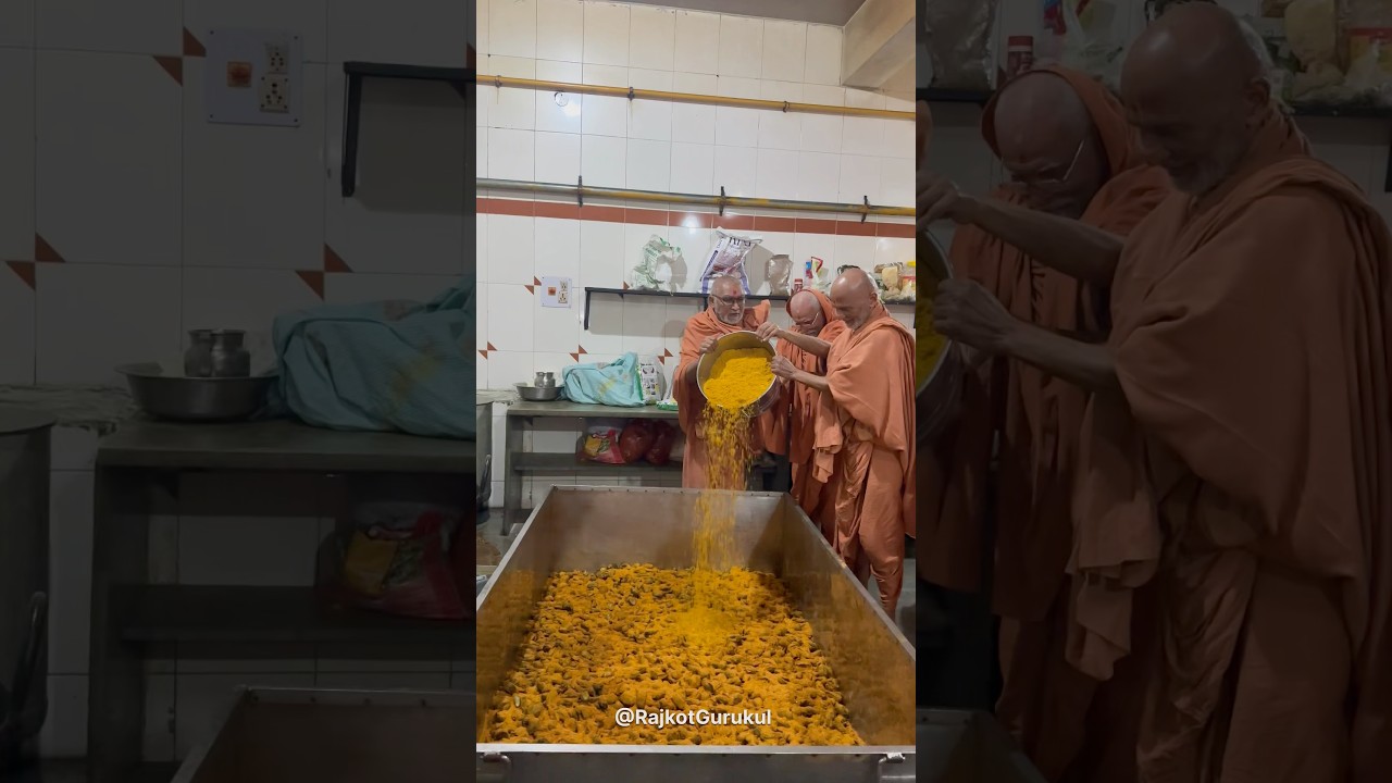 Shakotsav at Rajkot Gurukul Shakotsav #gurumaharaj #swaminarayan #eating
