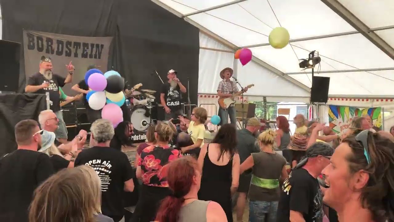 Gute Laune mit Bordstein am Sonntag