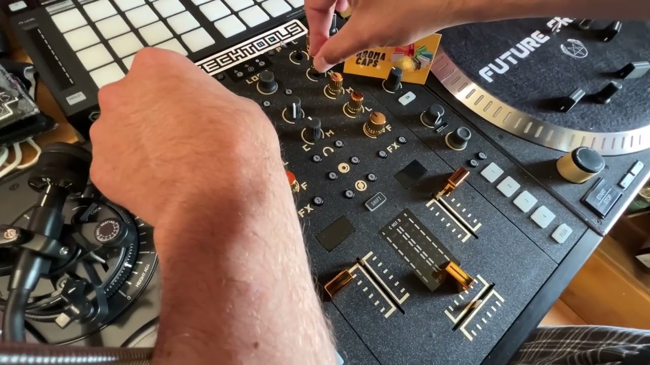 DJTechTools Gold Chroma Cap Unboxing and Installation