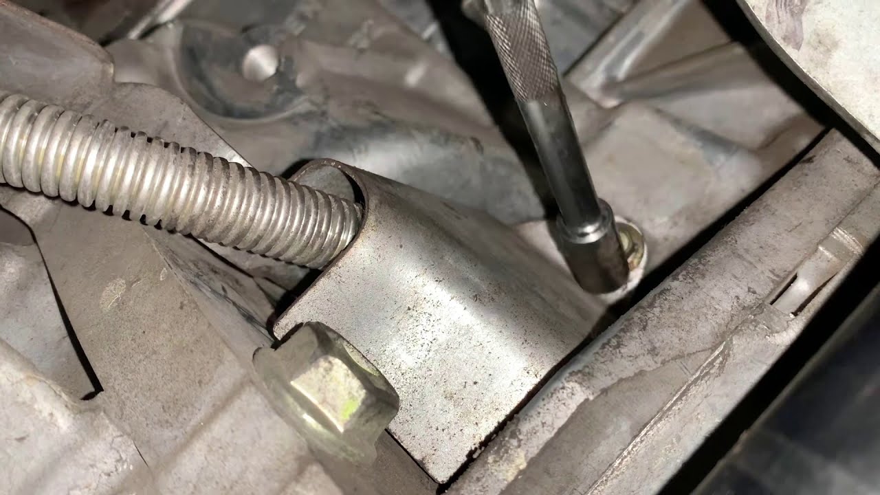 Датчик положения коленчатого вала Nissan Sentra P0335 2007 года