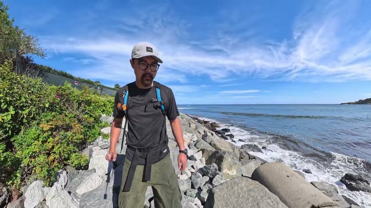 Walking the Newport Cliff Walk - Rhode Island