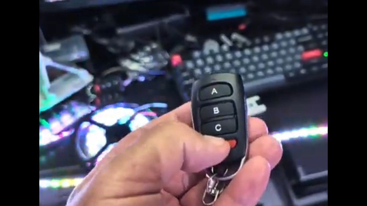 EV1527 RF remote control and WS2812 demo