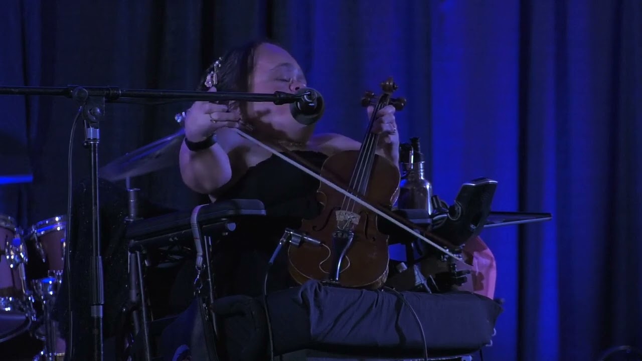 Gaelynn Lea: Folk Alliance Official Showcase (05.19.22)