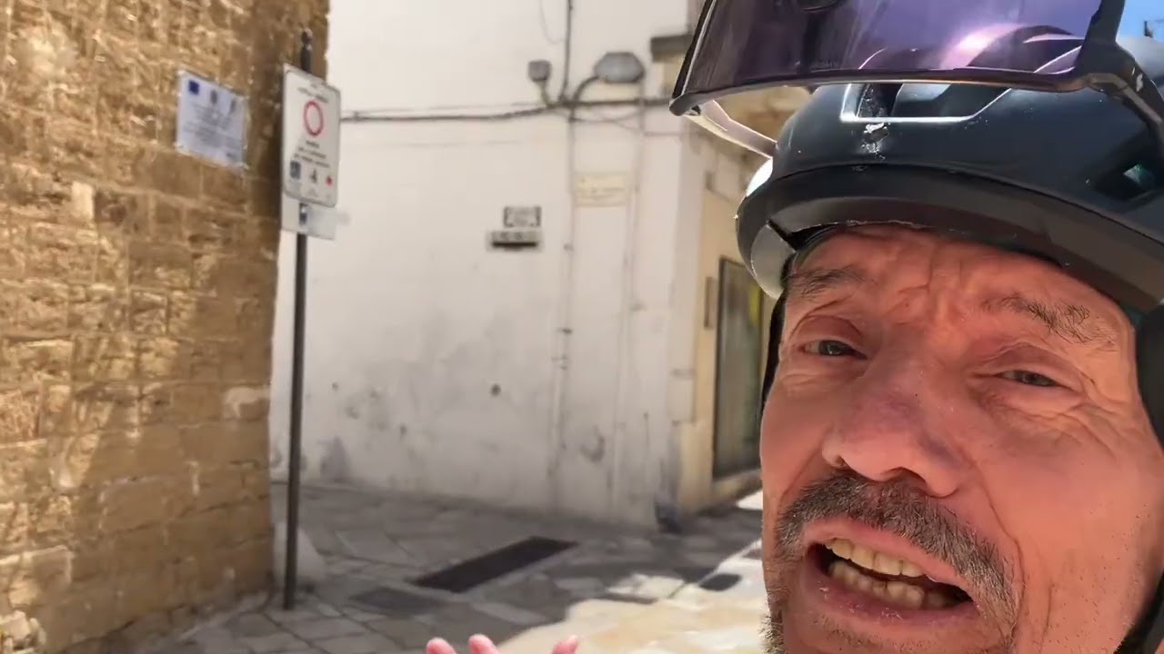 Yvan Martineau à vélo dans les Pouilles, Italie, avec Ekilib. 2e partie