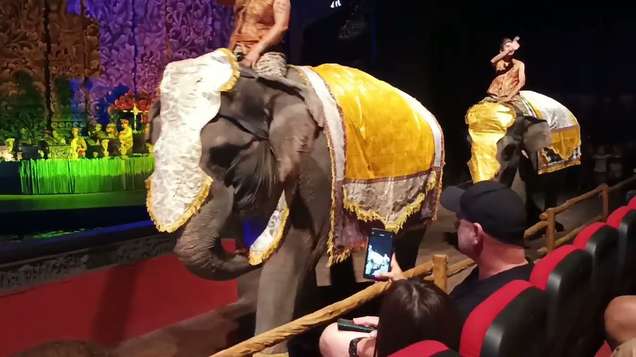 Pertunjukan Bali Agung Bali Safari Marine Park | Bali Agung Show