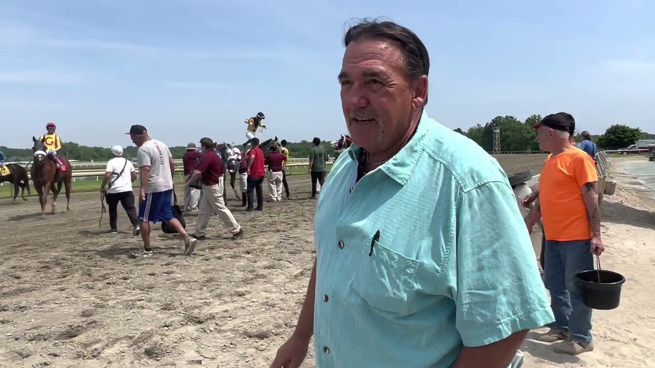 Iconic Legacy gives trainer Lou Linder, Jr. his 3rd win on the card