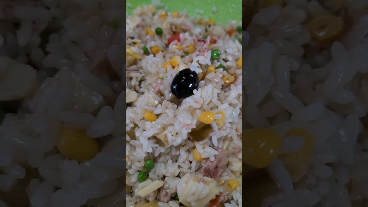 L'insalata di riso: una fresca e gustosa alternativa per i pasti estivi 🫶