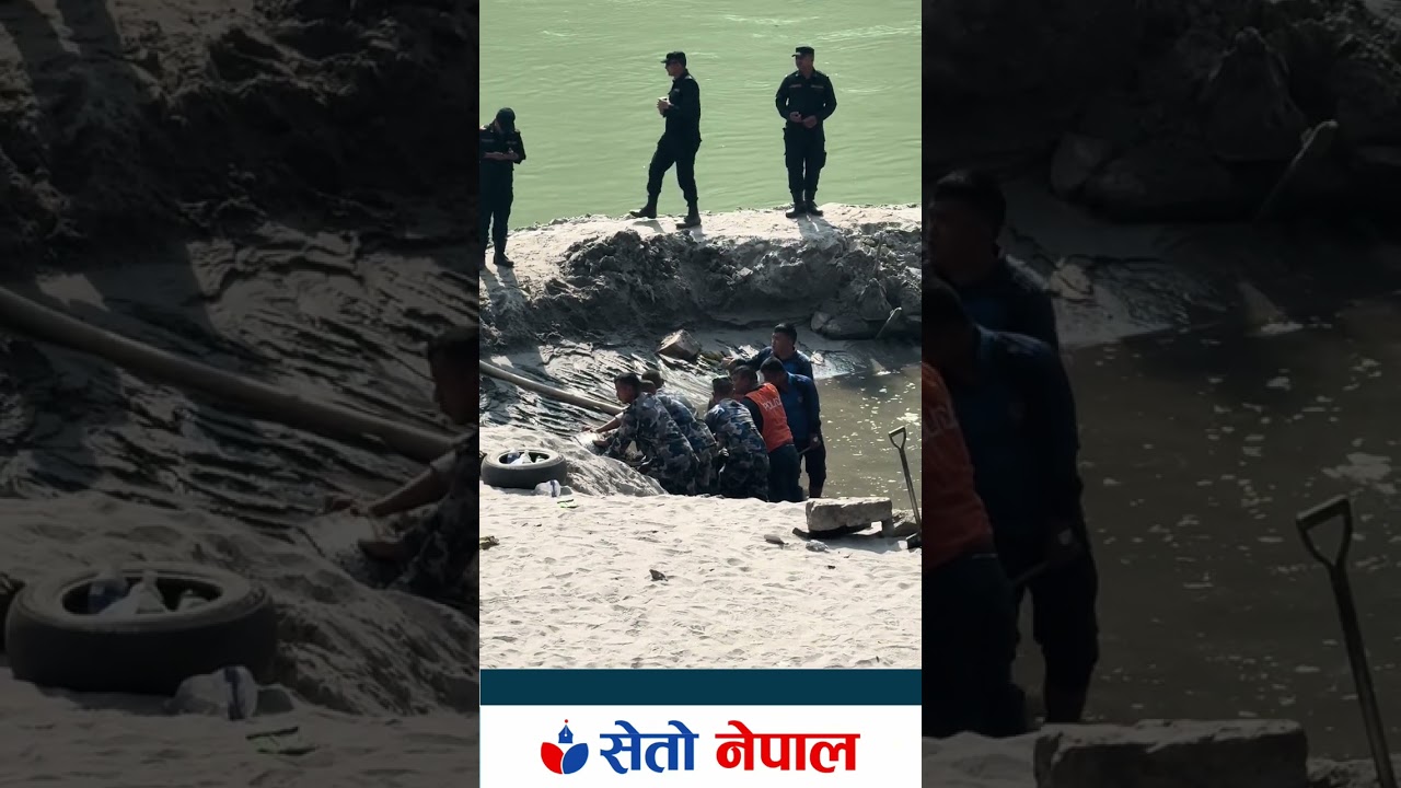 बालुवामा पुरिएको गाडी कटिङ गरेर निकाल्दै । बसको अवशेष भएक ठाउँमा पत्रकारलाई समेत जान रोक । 