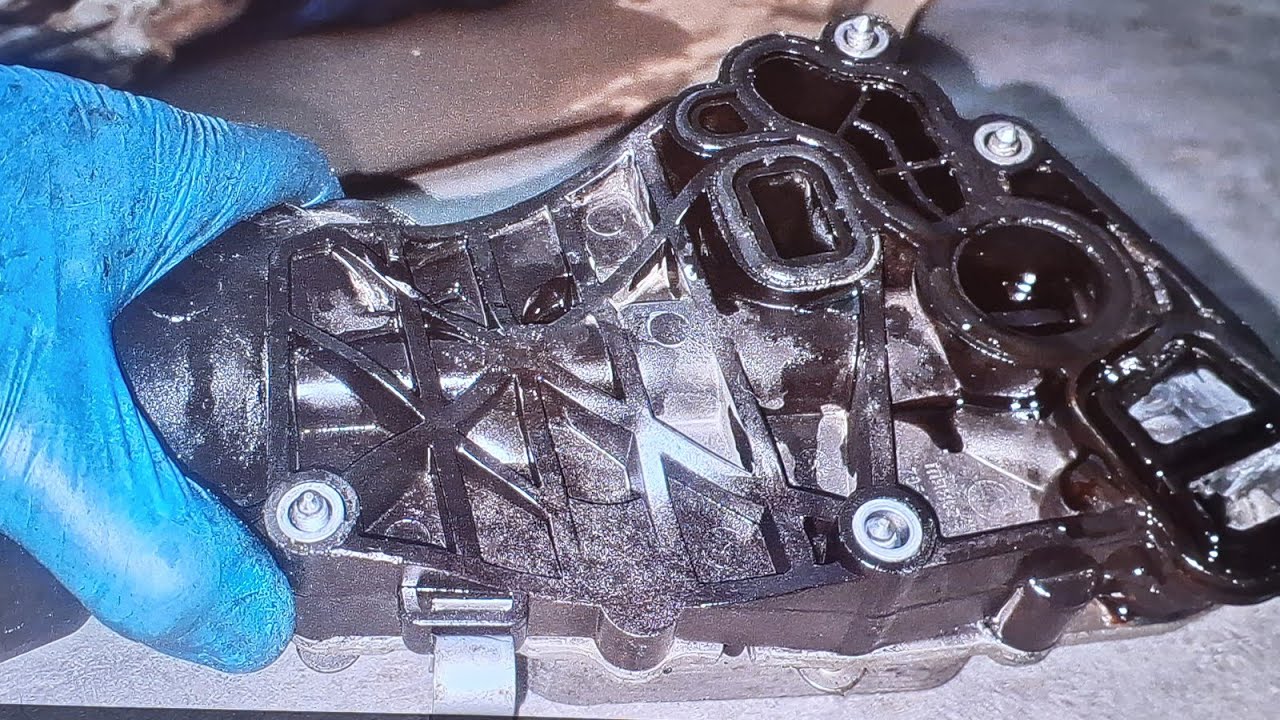 bmw x1 f48 1.5 b38 -oil cooler housing