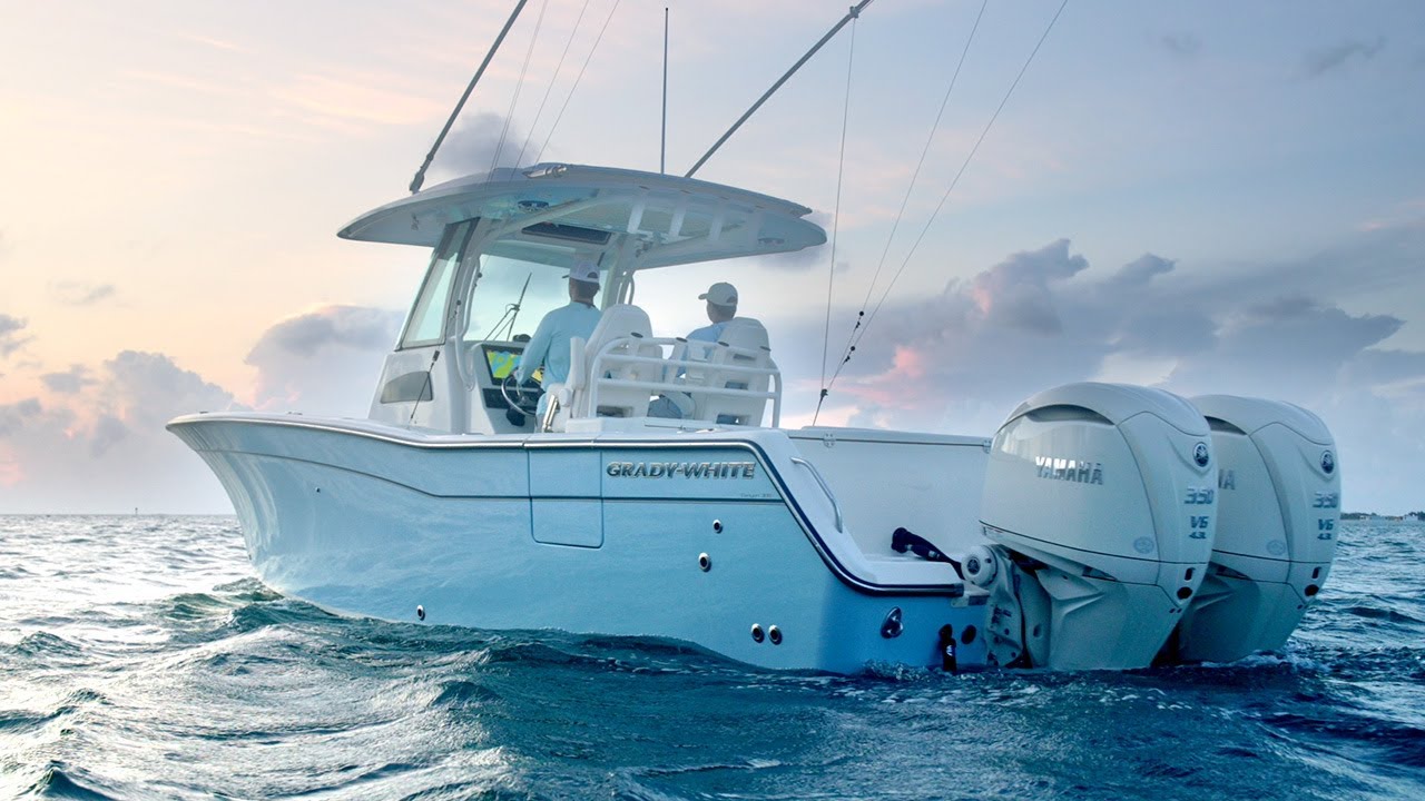 Grady-White's 2025 Canyon 306 Center Console