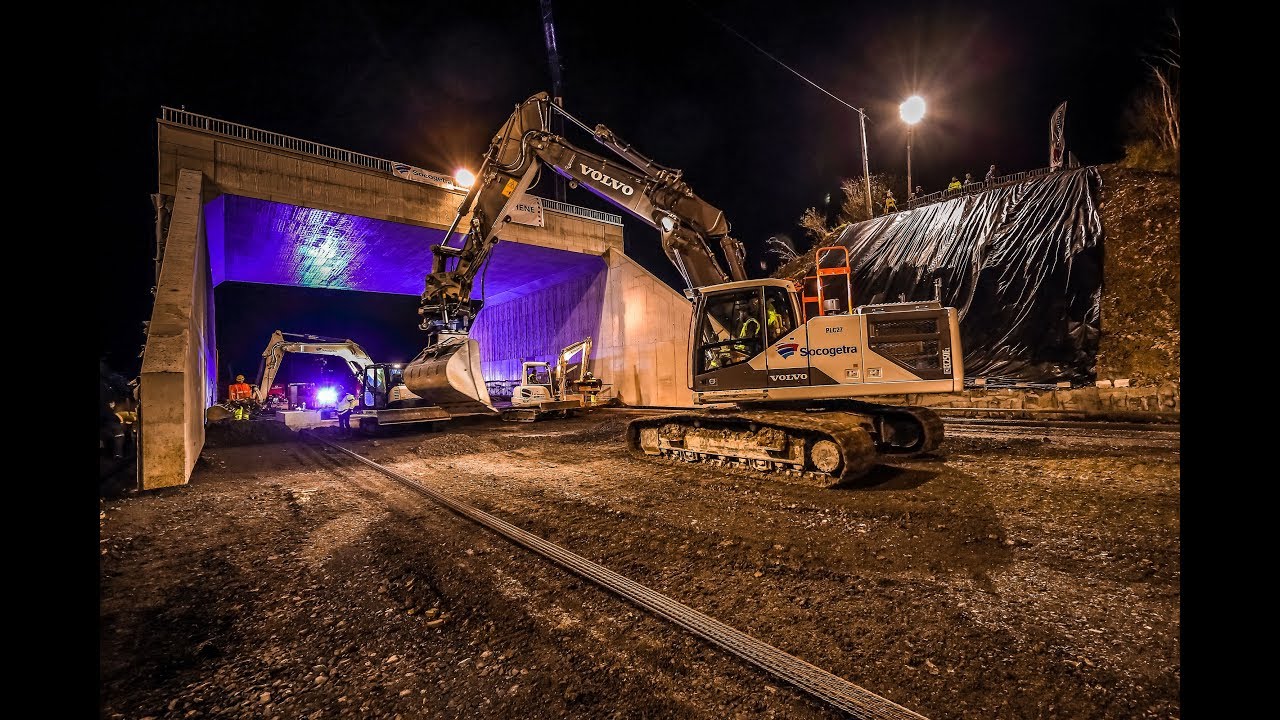 Unique ! Film documentaire sur la mise en place du pont de Aye par verins hydrauliques