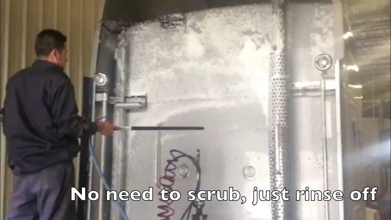 Foam Cleaning a Semi-Truck with Foam Maxx: The Fastest Way to Clean a Truck | JUN 2013