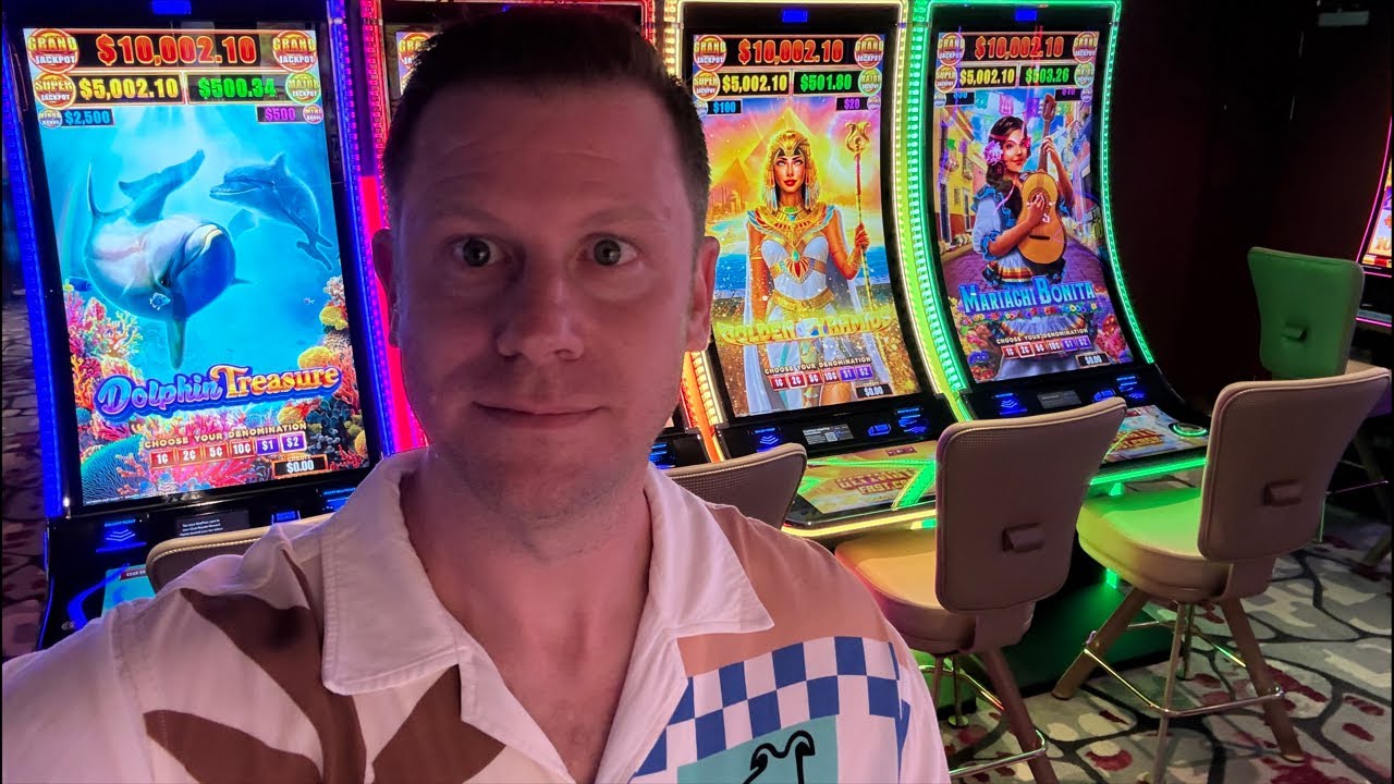 1st Ever Slot Play LIVE from Royal Caribbean Star of the Seas!