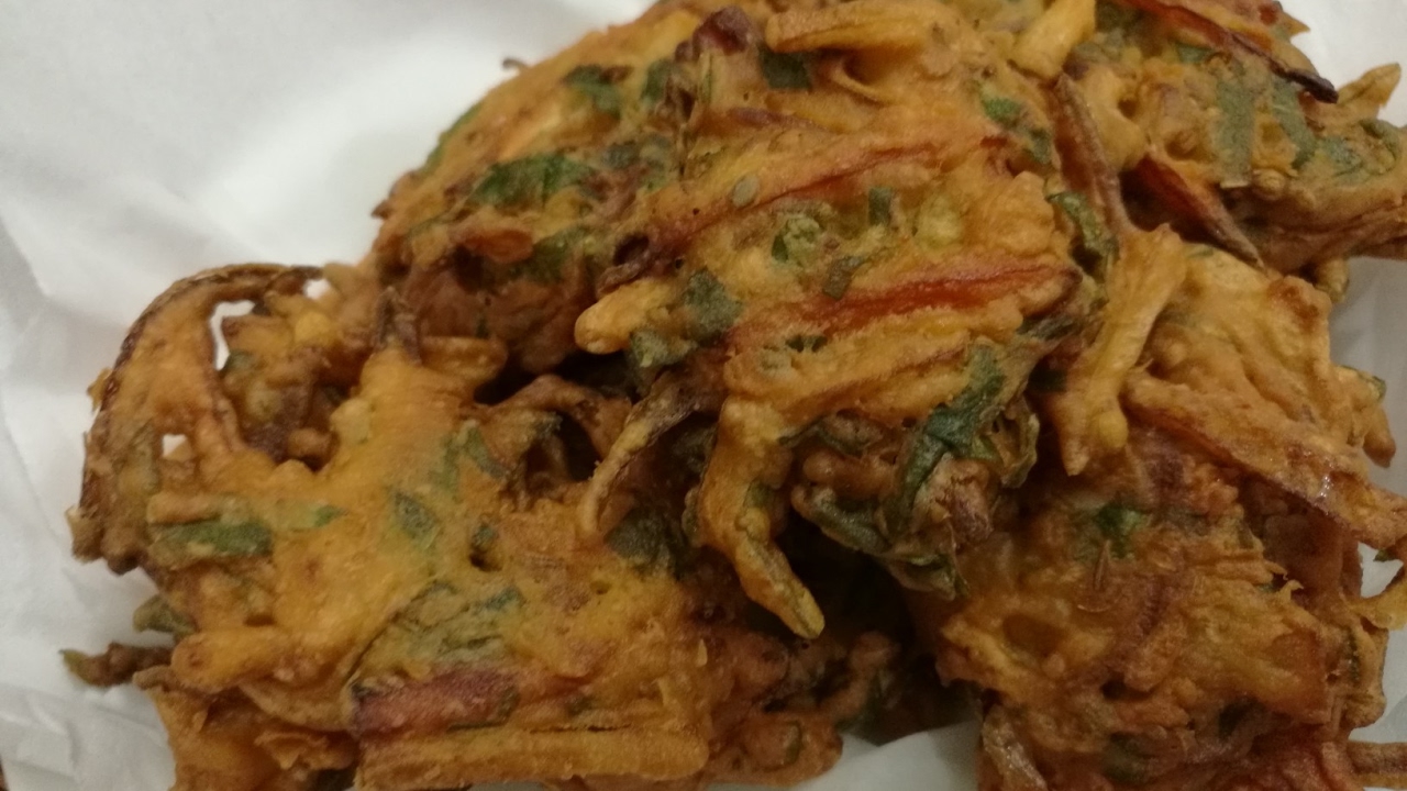 Quick Mix Vegetable Pakora Recipe in Urdu/Hindi