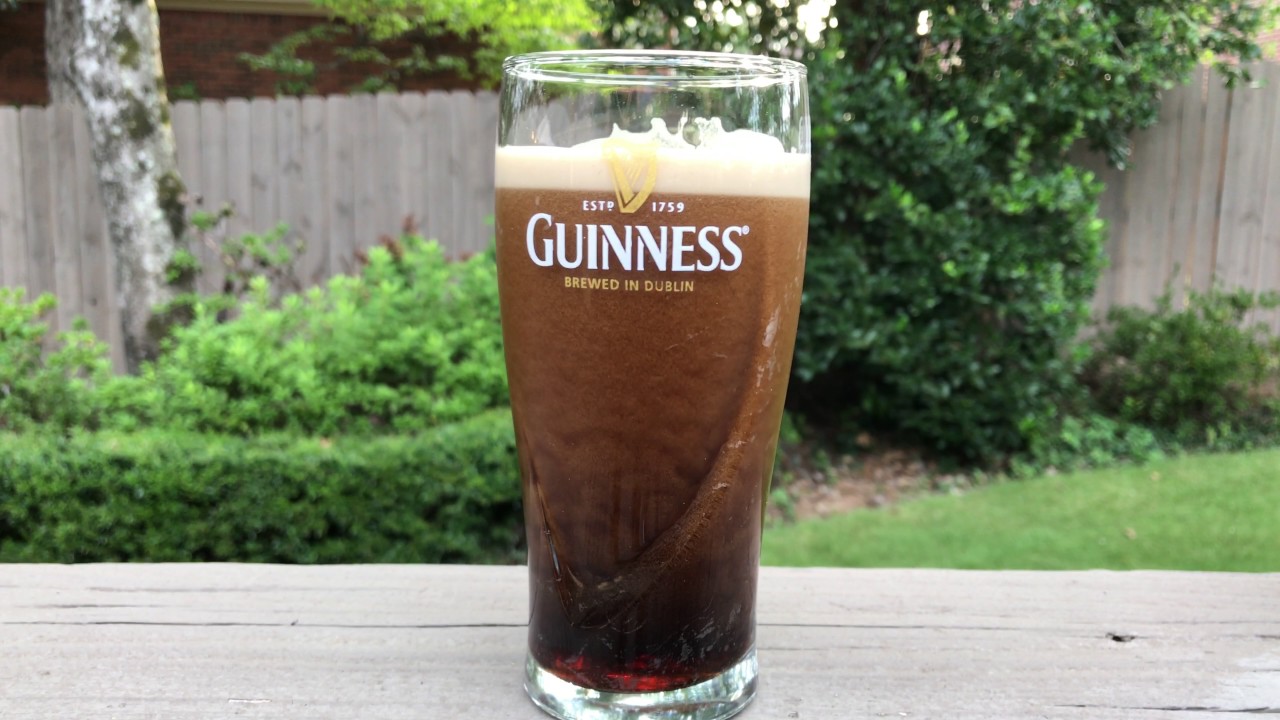 GUINNESS DRAUGHT Can-to-Glass Pour with Nitrogen Surge in 4K
