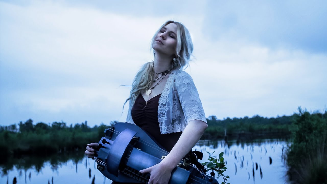 ANNIE HURDY GURDY - Siren's Lullaby (Original Folk Song)