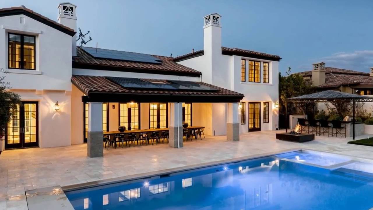 Kylie Jenner's House In Calabasas - 2016 (Inside & Outside) [$3.90 Million]