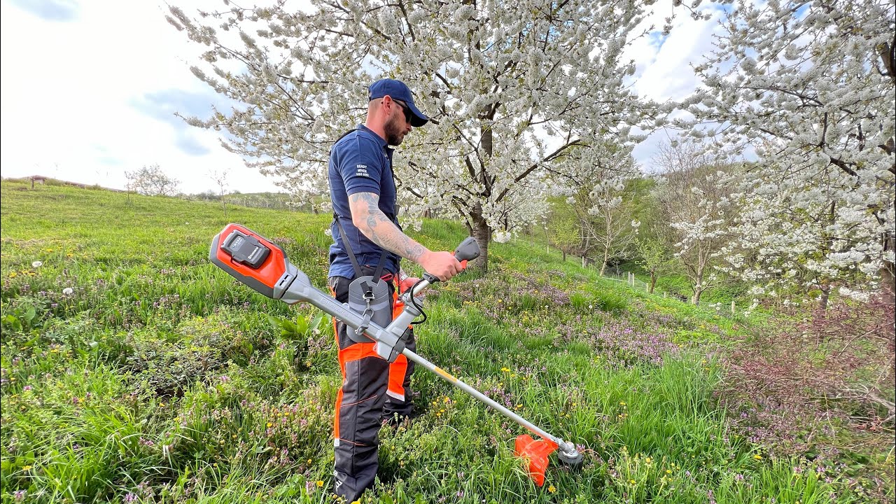 Working for the first time with Husqvarna 535i RX battery powered machine.(Motocoasa baterie.)