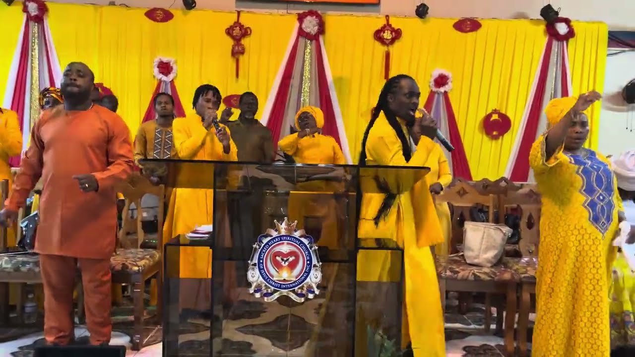 APOSTLE PLAYING THOSE NUMBERS🙏 🎶🎤💐💐🕺