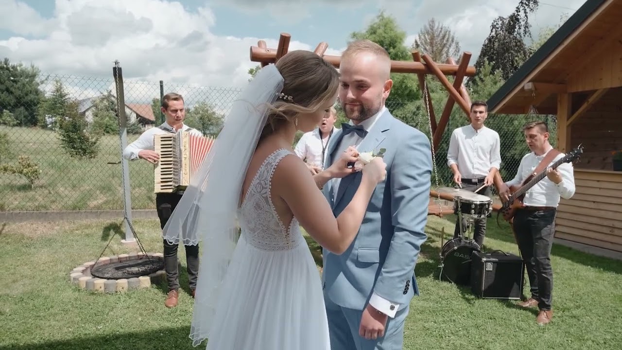 Zespół Efekt - Puka Jasio w okieneczko - tel. 730 366 121