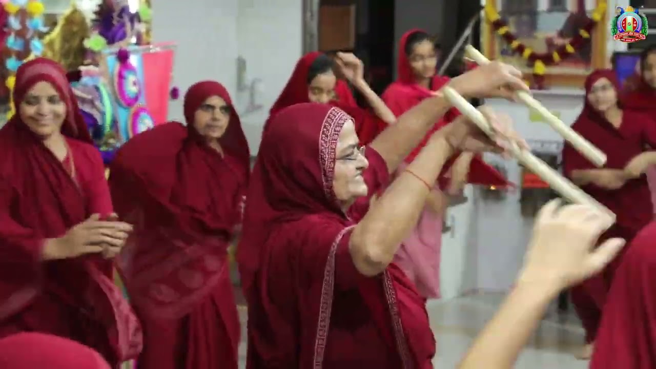 હાલો નવરાત્રી આવી ગઈ ...રાસ રમવા / Prerak: sa.yo.lilaba / Amreli Mahila Mandir
