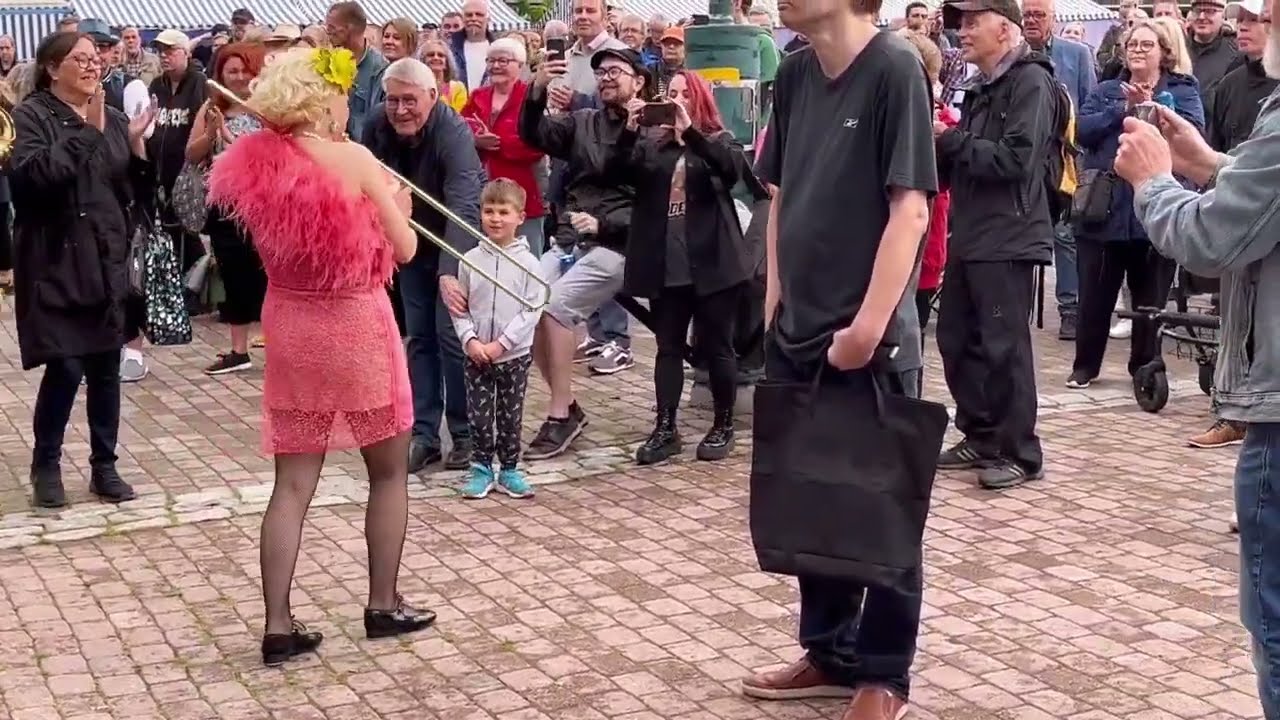 Pori Big Band & Gunhild Carling -  When The Saints Go Marching In