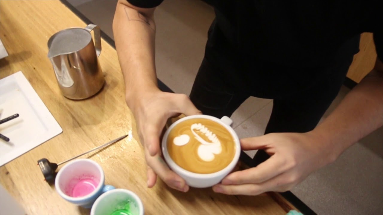 2017 Australian Latte Art Champion Aaron Shin creates his Chipmunk with flower