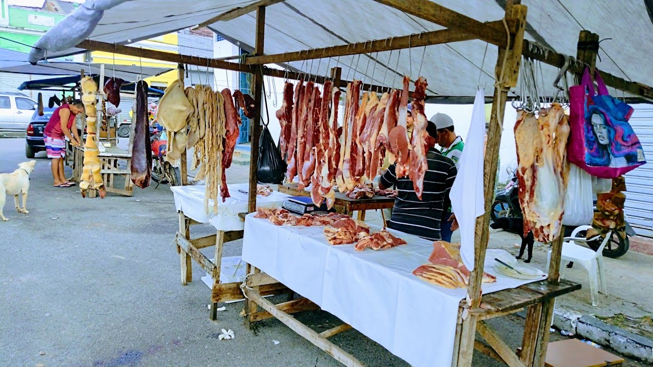 NA FEIRA LIVRE DE BELÉM DE MARIA TEM CARNE DE SOL E MUITA FARTURA CULTURA E TRADIÇÃO NORDESTINA