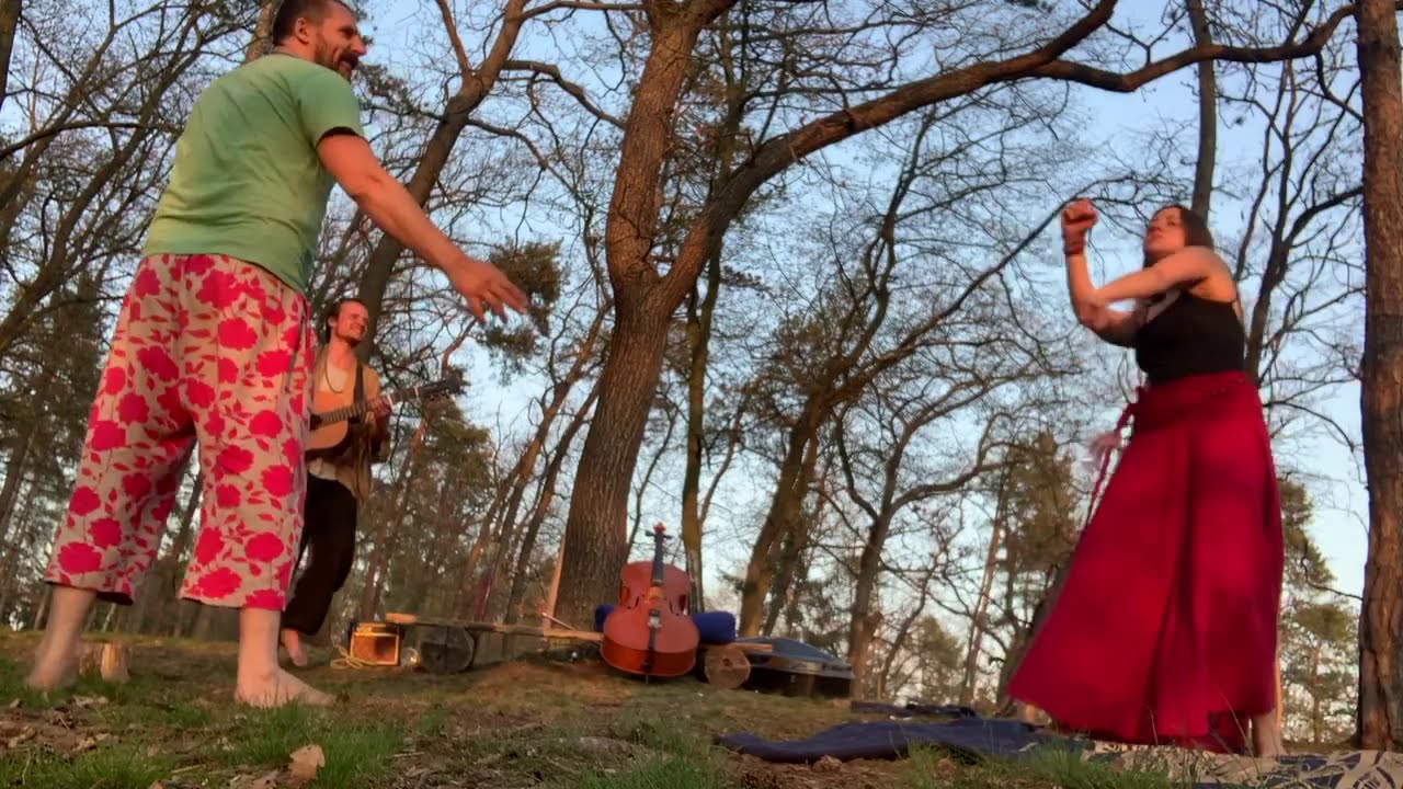 Intuitive dance - freestyle and soul music