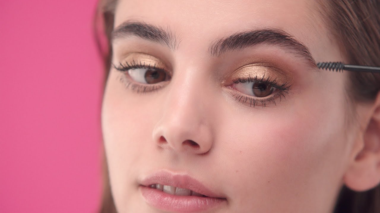 How to Get this Metallic Eyeshadow, Bright Lips and Glowy Skin Look – CHANEL Makeup Tutorials