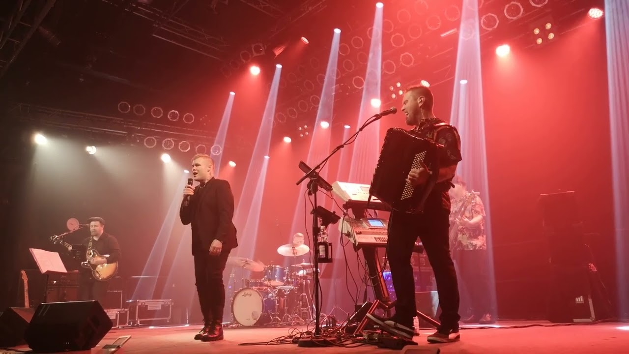 Aki Samuli & Onnenkerjäläiset - Odota en